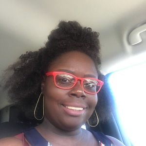 Meet your Posher, Ebony